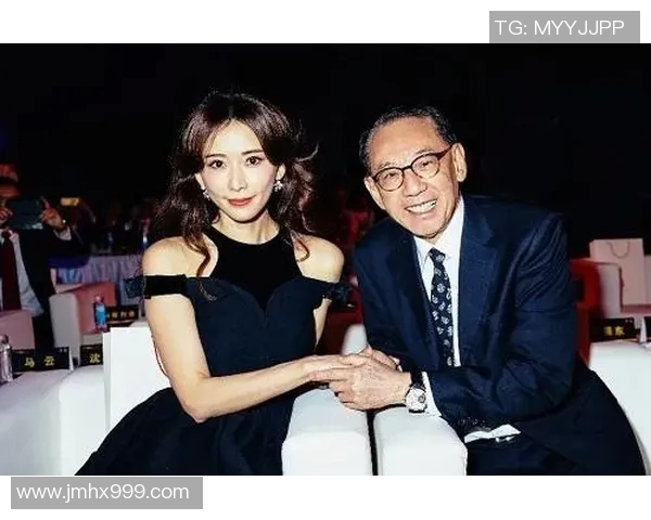 比尔盖茨如何在足球领域展现影响力与慈善精神的结合